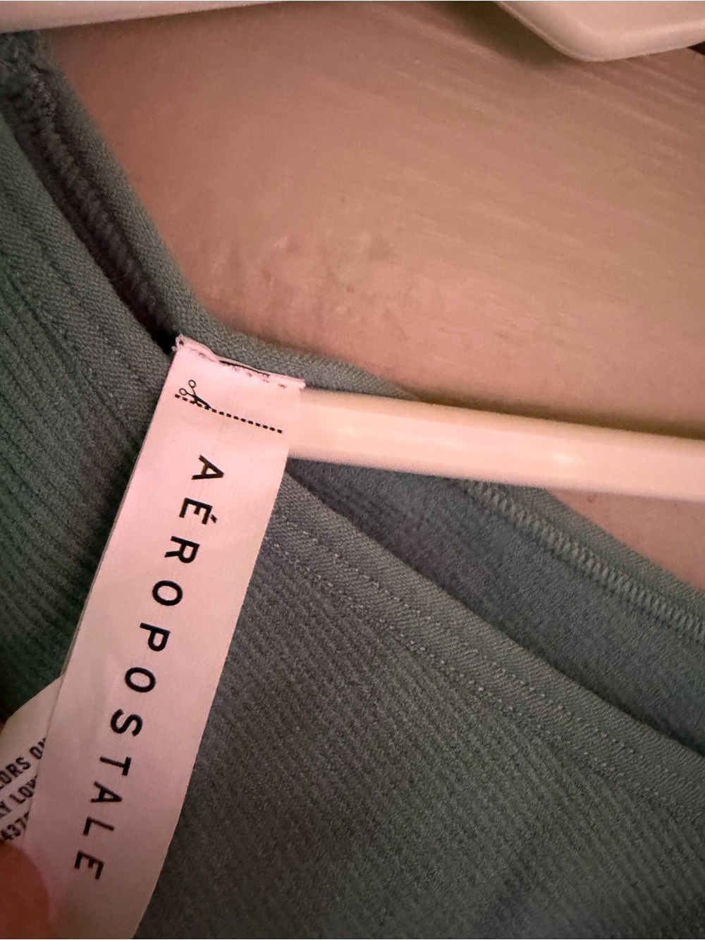 Aeropostale Women's Sage Green Long-Sleeve Cropped V-Neck Top - Picture 2 of 3